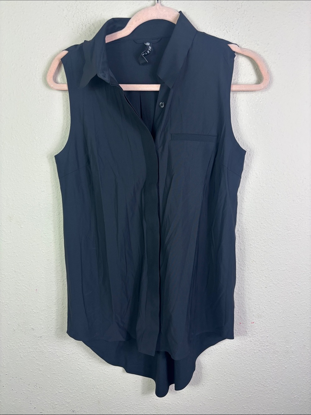 Athleta Black Sleeveless Button Down Shirt Concealed Buttons size XS